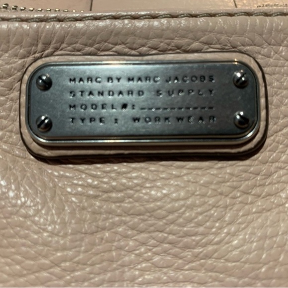 Marc Jacobs Natasha Q Crossbody with matching wallet - Picture 13 of 14